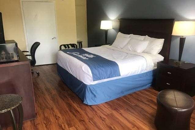 Days Inn By Wyndham King-Winston Salem Area Room photo